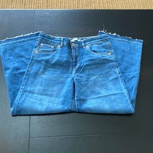 Levi’s Big Kids Mid-Rise Wide Leg Cropped Jeans, Size 14.
